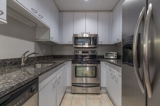 354 Marlborough St, Unit 4 in Boston, MA - Building Photo - Building Photo