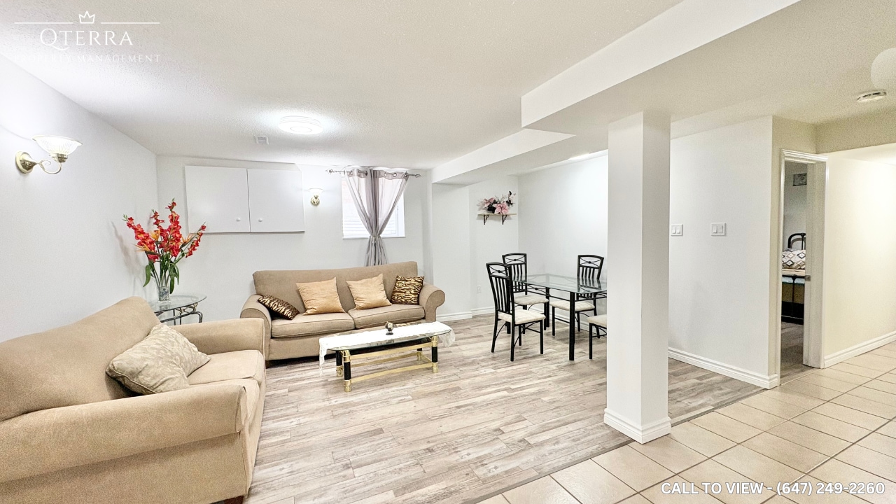 2-32 Large Cres in Ajax, ON - Building Photo