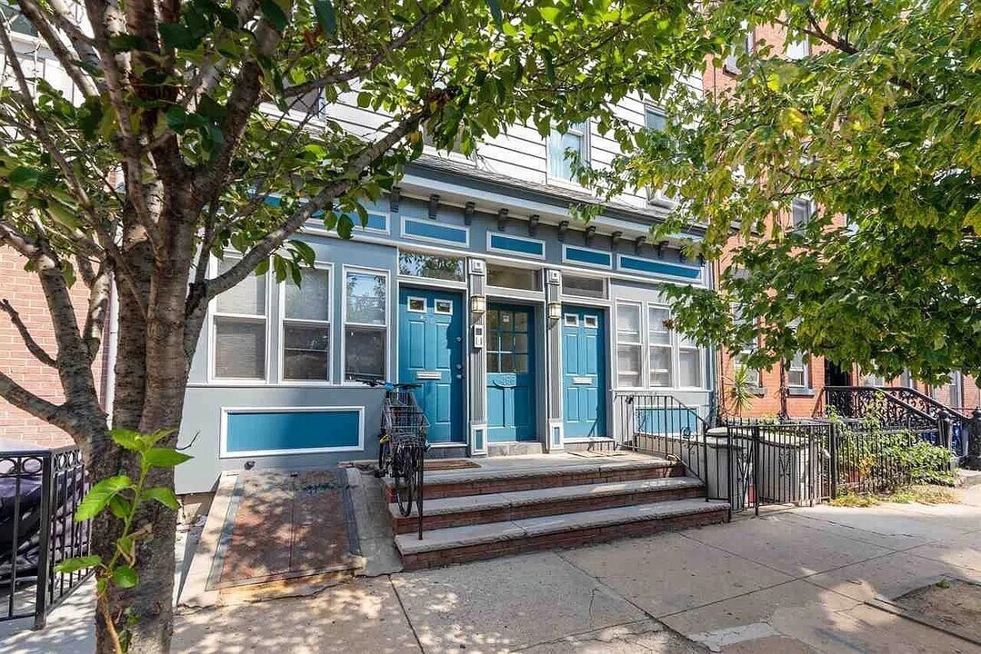 466 Monmouth St in Jersey City, NJ - Building Photo