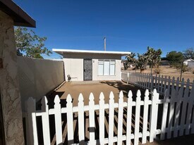 7475 Cherokee Trail, Unit 7475&1/2CherokeeTrail in Yucca Valley, CA - Building Photo
