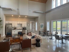 5517 Welter Wy in Chaska, MN - Building Photo - Building Photo