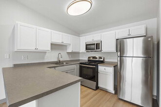 Whispering Pines Apartments in Delavan, WI - Building Photo - Building Photo