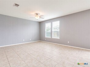 1986 Shire Meadows in New Braunfels, TX - Building Photo - Building Photo