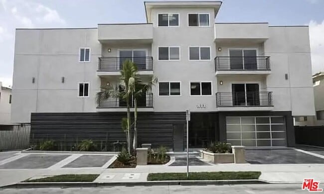 811 S Bedford St in Los Angeles, CA - Building Photo - Building Photo