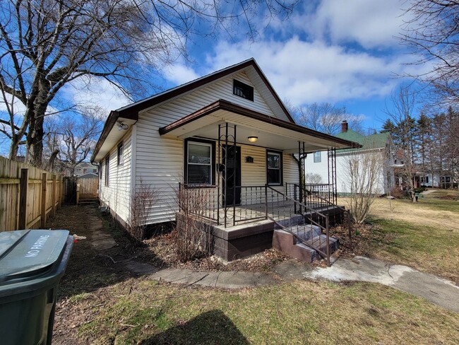 property at 611 N Frances St