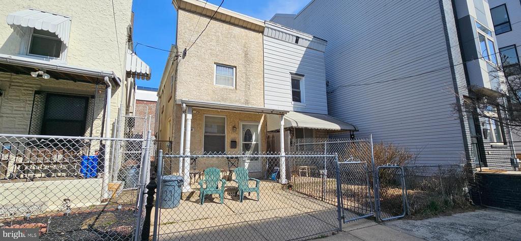 2123 E York St in Philadelphia, PA - Building Photo