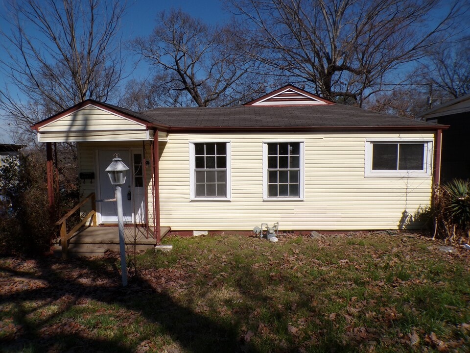 1200 33rd St Ensley in Birmingham, AL - Building Photo