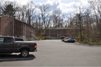 Jersey Street in Waterbury, CT - Foto de edificio - Building Photo