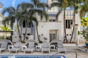 415 E Pine St in Orlando, FL - Building Photo