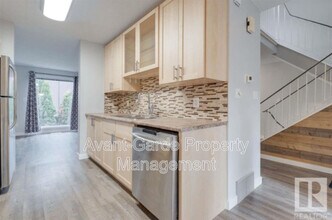 748 Saddleback Rd NW in Edmonton, AB - Building Photo - Building Photo