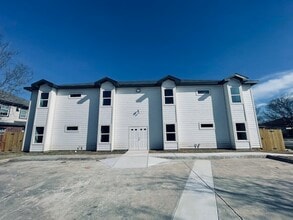 7610 Windsor Oaks in San Antonio, TX - Foto de edificio - Building Photo
