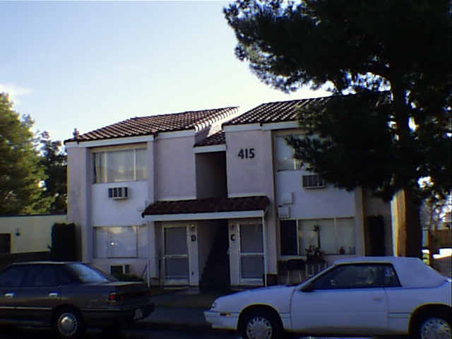 415 S 10th St in Las Vegas, NV - Foto de edificio - Building Photo