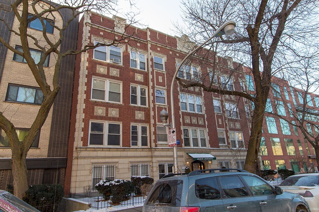 515 W Melrose St, Unit A05C in Chicago, IL - Foto de edificio