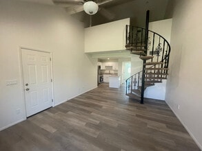 4901 S Calle Los Cerros Dr in Tempe, AZ - Foto de edificio - Building Photo