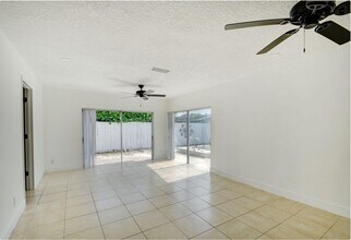 965 Orchid Dr in Royal Palm Beach, FL - Building Photo - Building Photo