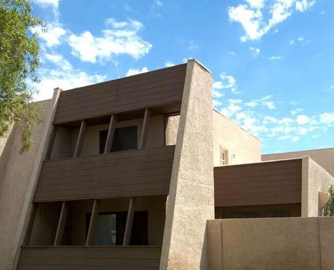 property at 615 W 13th St