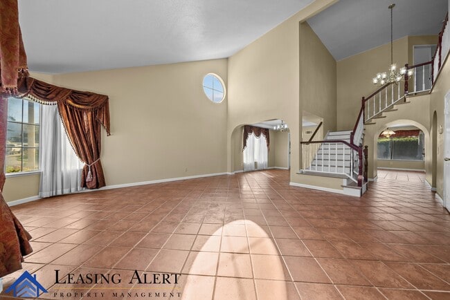 28801 Shadow Valley Ln in Santa Clarita, CA - Building Photo - Building Photo