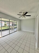 7257 Pine Park Dr N in Greenacres, FL - Foto de edificio - Building Photo