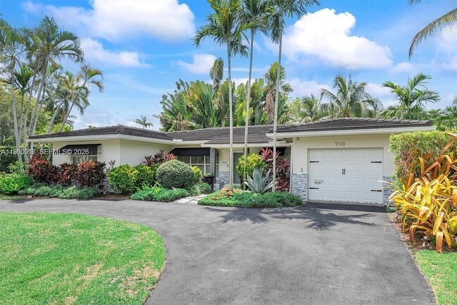 property at 700 Vilabella Ave