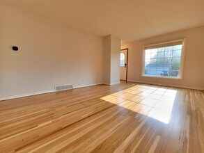 1111 1st Ave SE in Rochester, MN - Building Photo - Building Photo