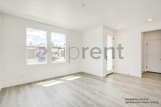 2203 Versaro Dr in Santa Rosa, CA - Building Photo - Building Photo