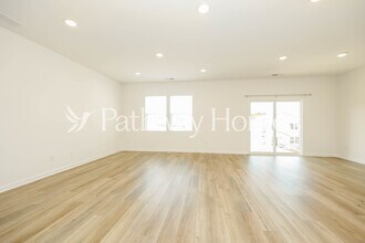 3919 Natchez Trace Pkwy in Columbia, TN - Building Photo - Building Photo