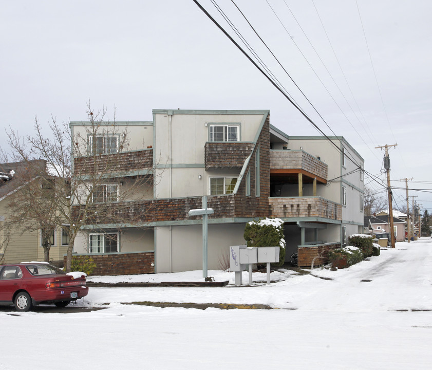 Cedarwood Quads in Eugene, OR - Foto de edificio