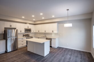 Garrison Green in Edmonton, AB - Building Photo - Interior Photo