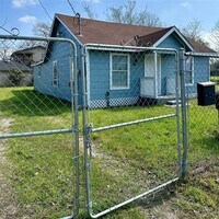 4832 Sayers St photo'