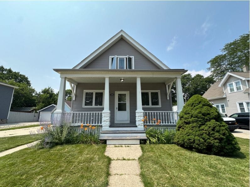 1103 S 86th St in Milwaukee, WI - Building Photo