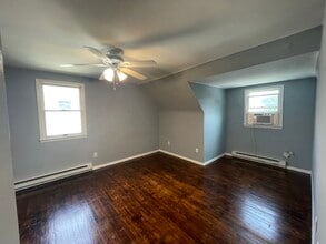 1116 Center Ave, Unit B in Bellmawr, NJ - Building Photo - Building Photo