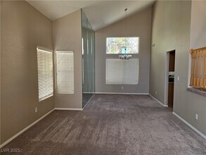 1817 Summit Pointe Dr in Las Vegas, NV - Building Photo - Building Photo