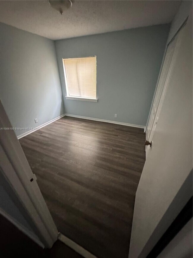 167 Wimbledon Lakes Dr in Plantation, FL - Building Photo - Building Photo