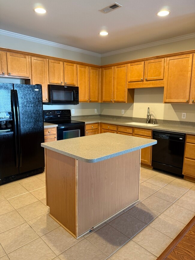 property at 6801 Hanesbrook Cir