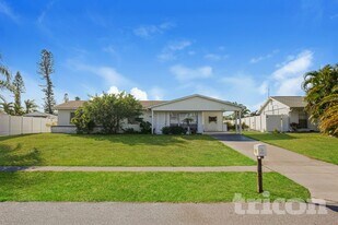 6387 Otis Rd in North Port, FL - Building Photo