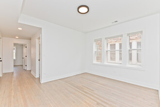 2468 N Lincoln Ave in Chicago, IL - Building Photo - Building Photo