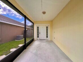 2220 Woods Edge Cir in Orlando, FL - Building Photo - Building Photo