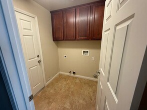 13325 Boyd Lake Dr in Bakersfield, CA - Building Photo - Building Photo