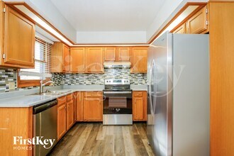 873 E Cragmont Dr in Indianapolis, IN - Foto de edificio - Building Photo