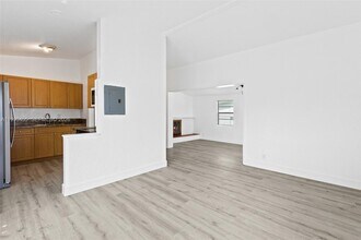 1557 NW 15th Ave in Fort Lauderdale, FL - Building Photo - Building Photo