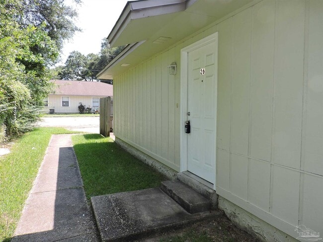 130 E 9 Mile Rd in Pensacola, FL - Building Photo - Building Photo