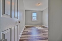 1915 E 29th St photo'