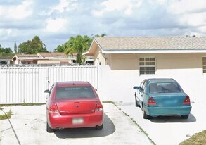4751 NW 195th Terrace in Miami Gardens, FL - Building Photo