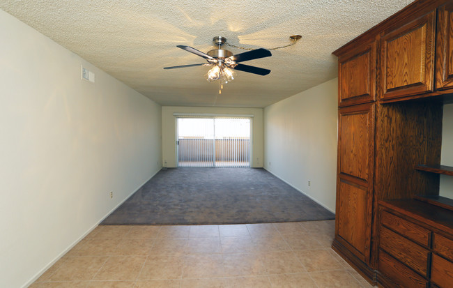 Cliff Terrace in Pasadena, CA - Building Photo - Interior Photo