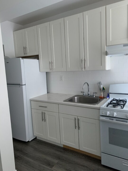 240 Ocean Pkwy in Brooklyn, NY - Building Photo