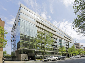 2501 M St NW in Washington, DC - Foto de edificio - Building Photo