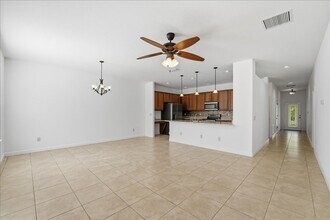 954 E Broadway St in Oviedo, FL - Building Photo - Building Photo