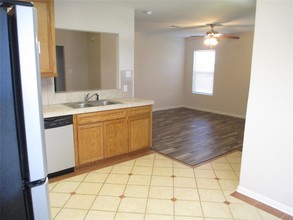 1430 Avenue Q-Unit -17 in Santa Fe, TX - Building Photo - Building Photo