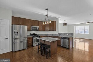 592 Burr Oak Ct in Prince Frederick, MD - Building Photo