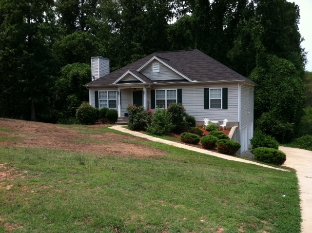 80 Corn Crib Dr in Newnan, GA - Foto de edificio